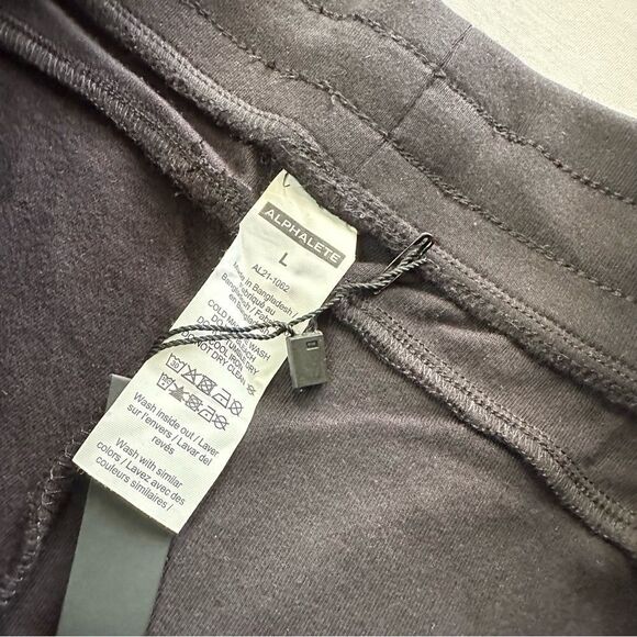 NEW Alphalete Essential Core Athletic Shorts Black women’s large NWT - Picture 6 of 8